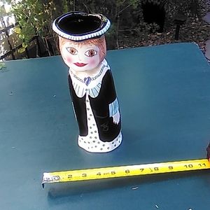 Kitchen companion 'millie' to hold your kitchen cooking tools